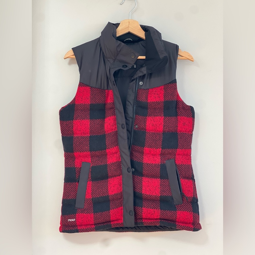 The North Face Women's Nuptse Red and Black Buffalo‎ Plaid 700 Down Vest